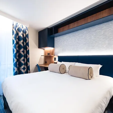 Bleu De Grenelle 4*