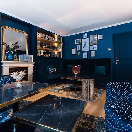 Bleu De Grenelle 4*