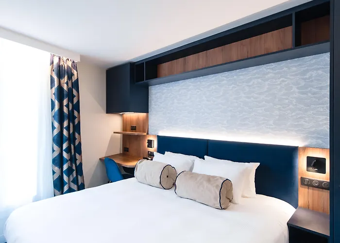 호텔 Bleu De Grenelle - Tour Eiffel 4*