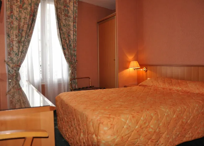 호텔 Bleu De Grenelle - Tour Eiffel 4*