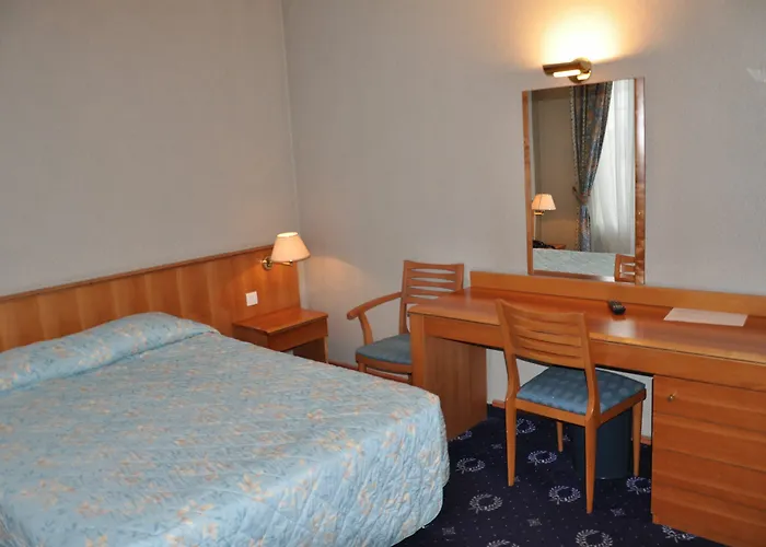 호텔 Bleu De Grenelle - Tour Eiffel 4*